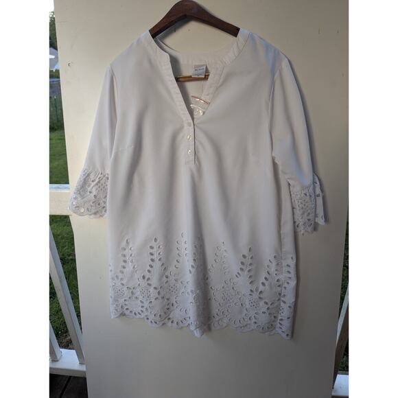 Ladies Blouse By Blair, Size M, Solid White With Eyelet Trim, Never Worn - Picture 1 of 8